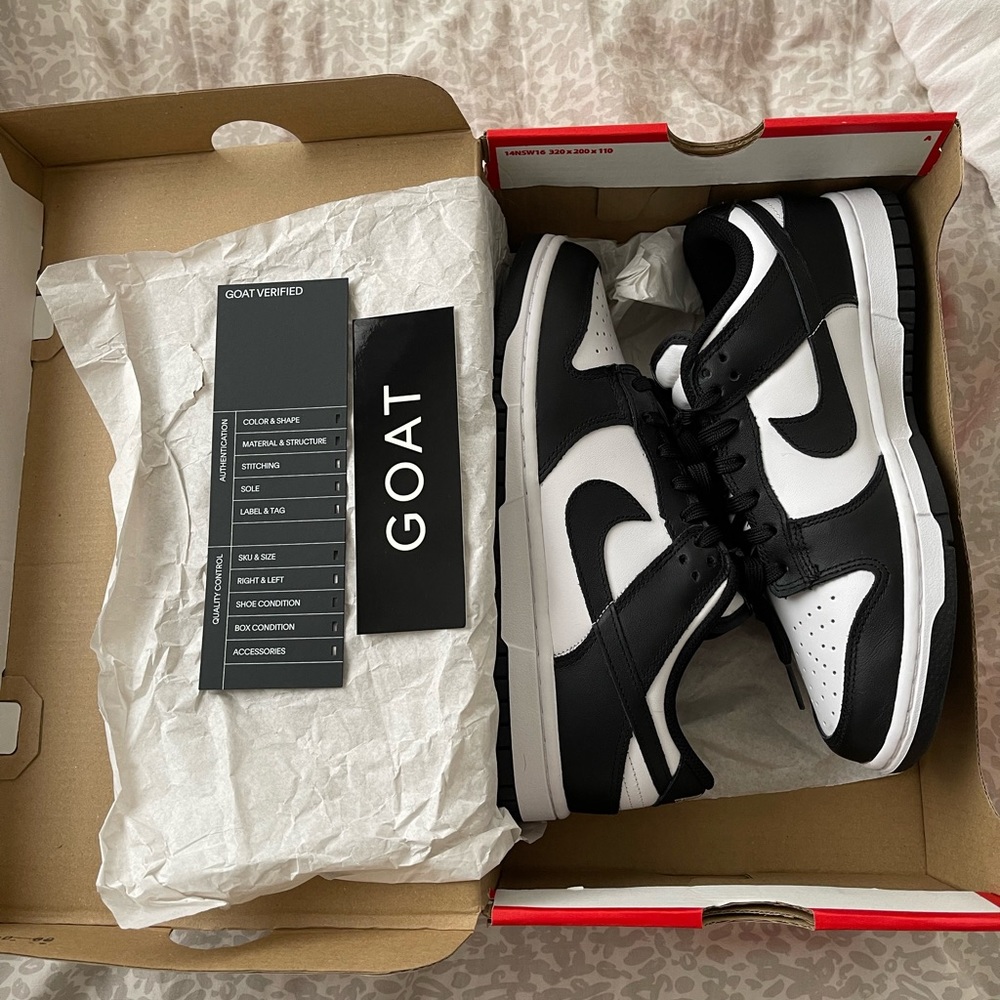Brand new/never worn Nike dunk low black/white